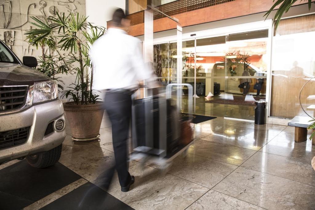 Hotel Crystal Londrina Extérieur photo