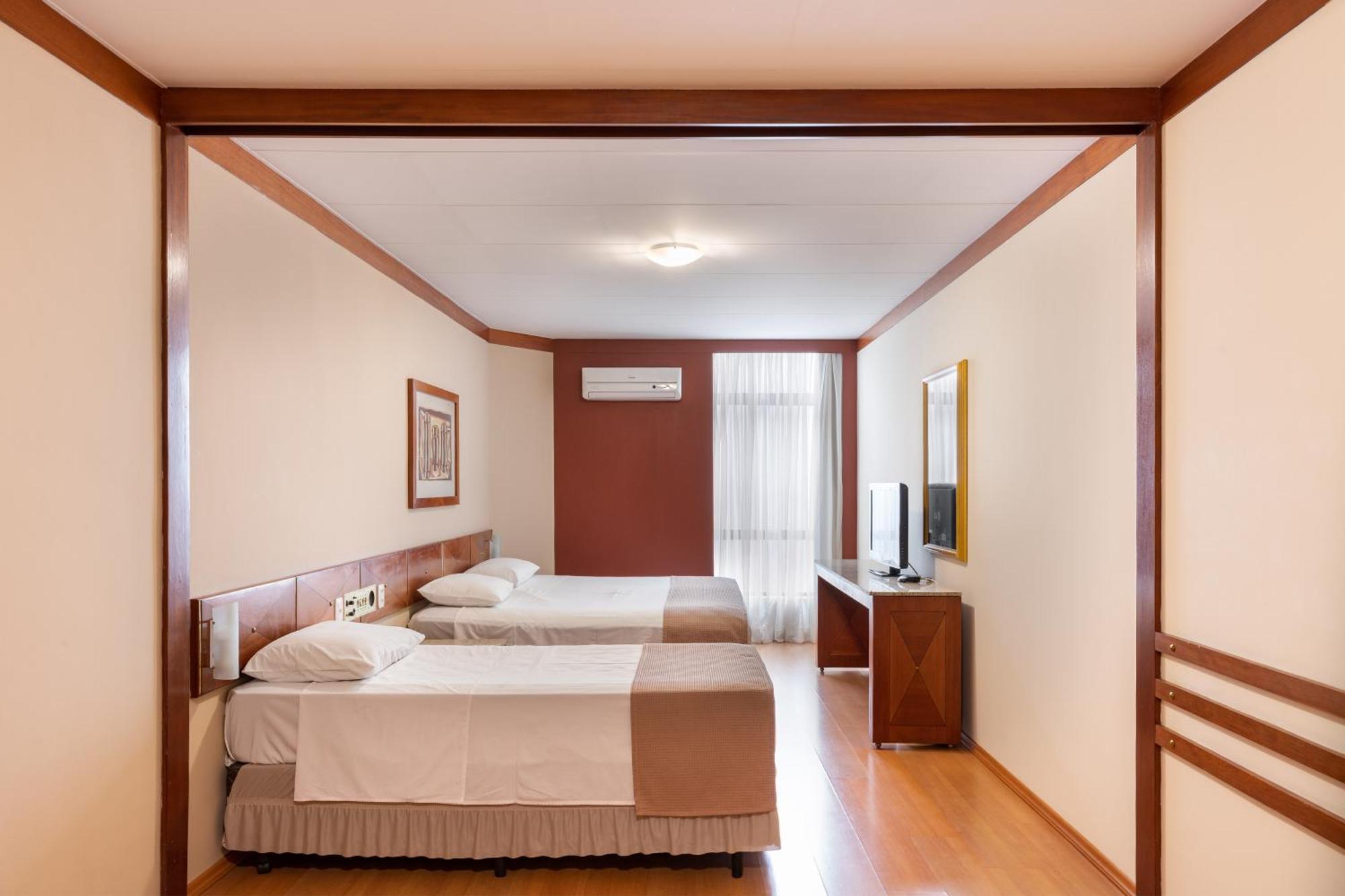 Hotel Crystal Londrina Extérieur photo