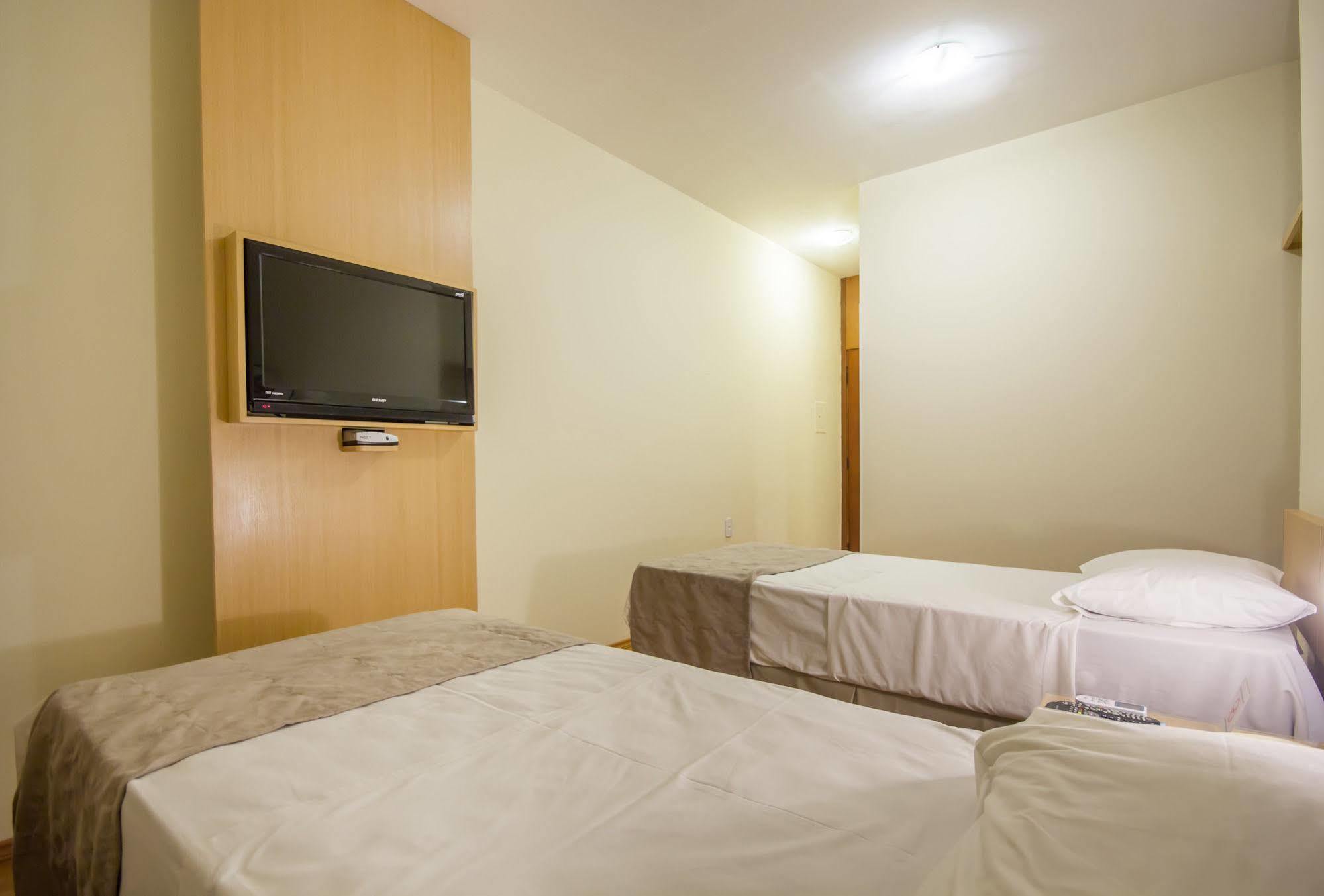 Hotel Crystal Londrina Extérieur photo